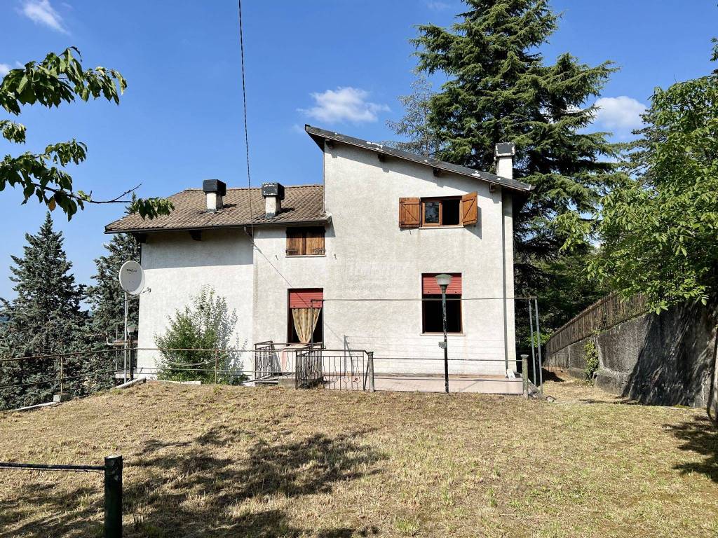 Villa in vendita a Mornese via San Carlo b. 24