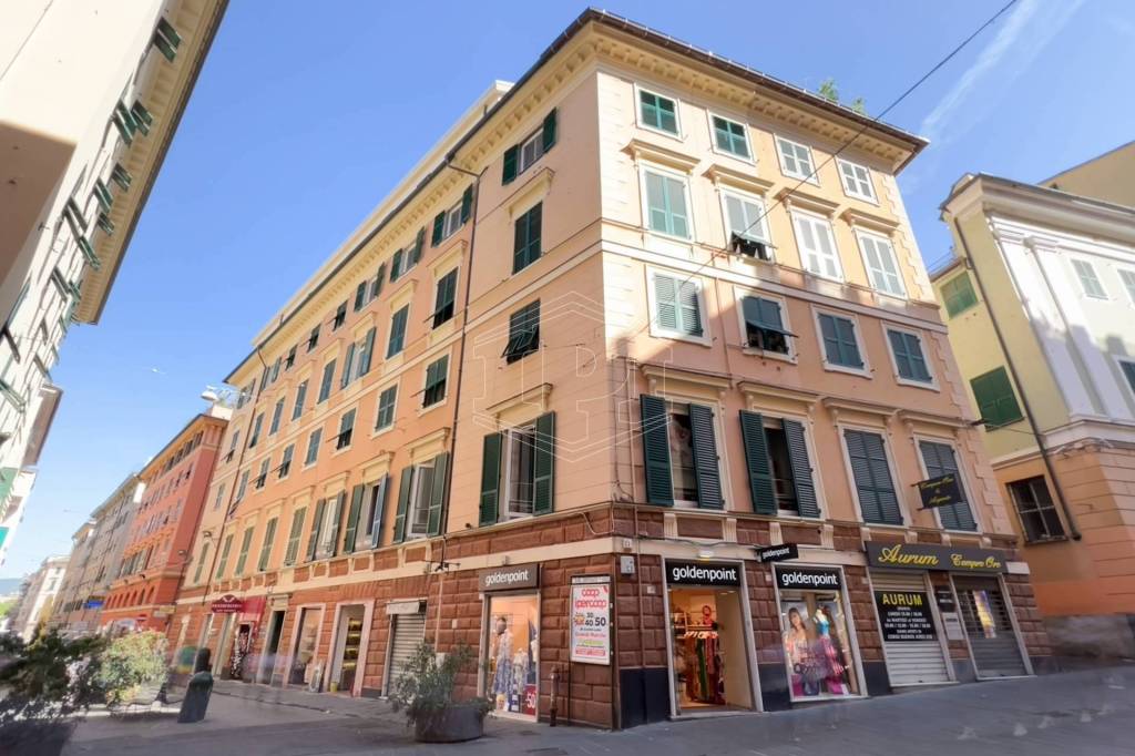 Appartamento in vendita a Genova via Colombo