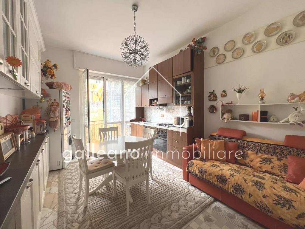 Appartamento in vendita a Varazze via Michelangelo Corosu, 36