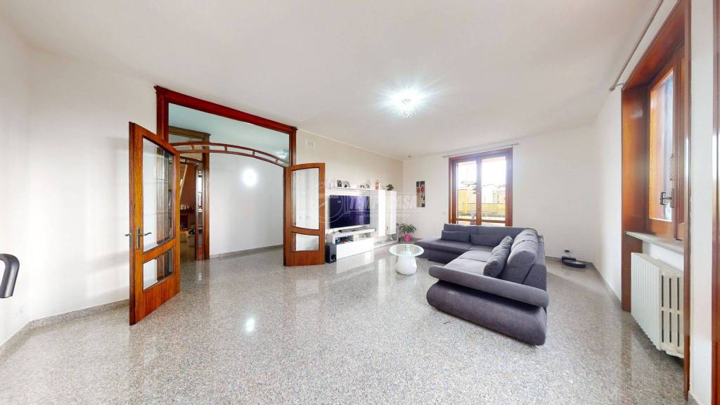 Appartamento in vendita a Squinzano via Brindisi 214