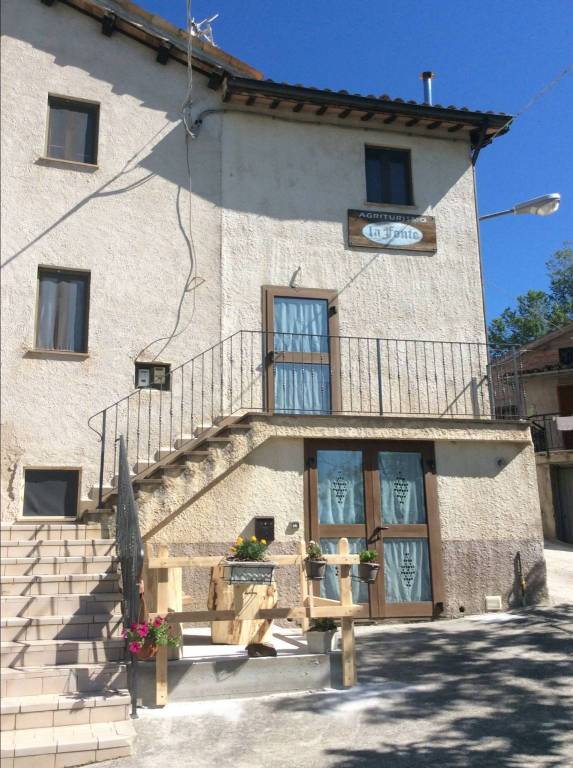 Casa Indipendente in in vendita da privato a Montemonaco località Foce di Montemonaco, 23