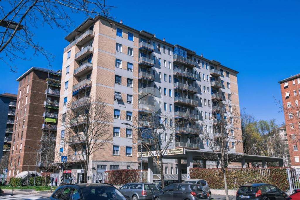 Appartamento in vendita a Milano via gulli, 36