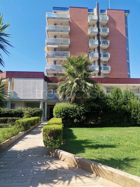 Appartamento in vendita a Bari via Raffaele Bovio, 28