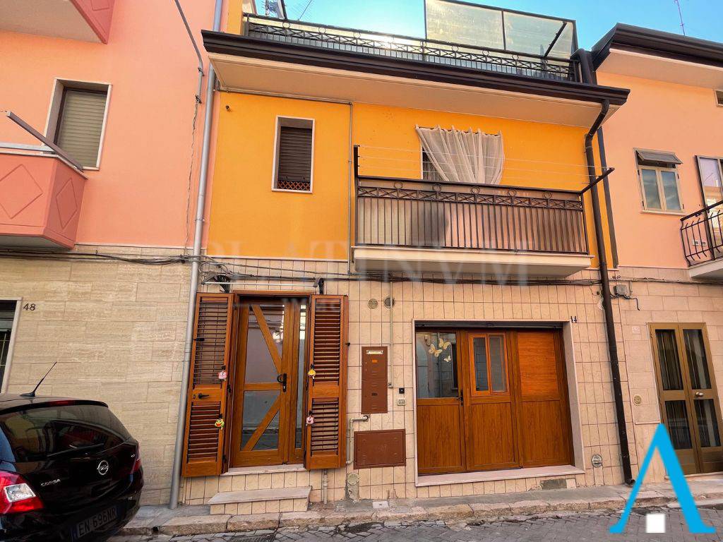 Appartamento in vendita a San Giovanni Rotondo via Giosuè Carducci, 44