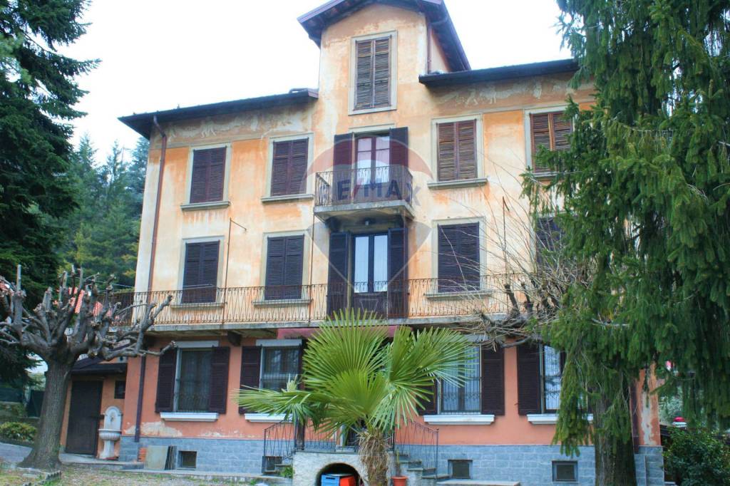 Villa in vendita a Cuveglio via Milano, 50