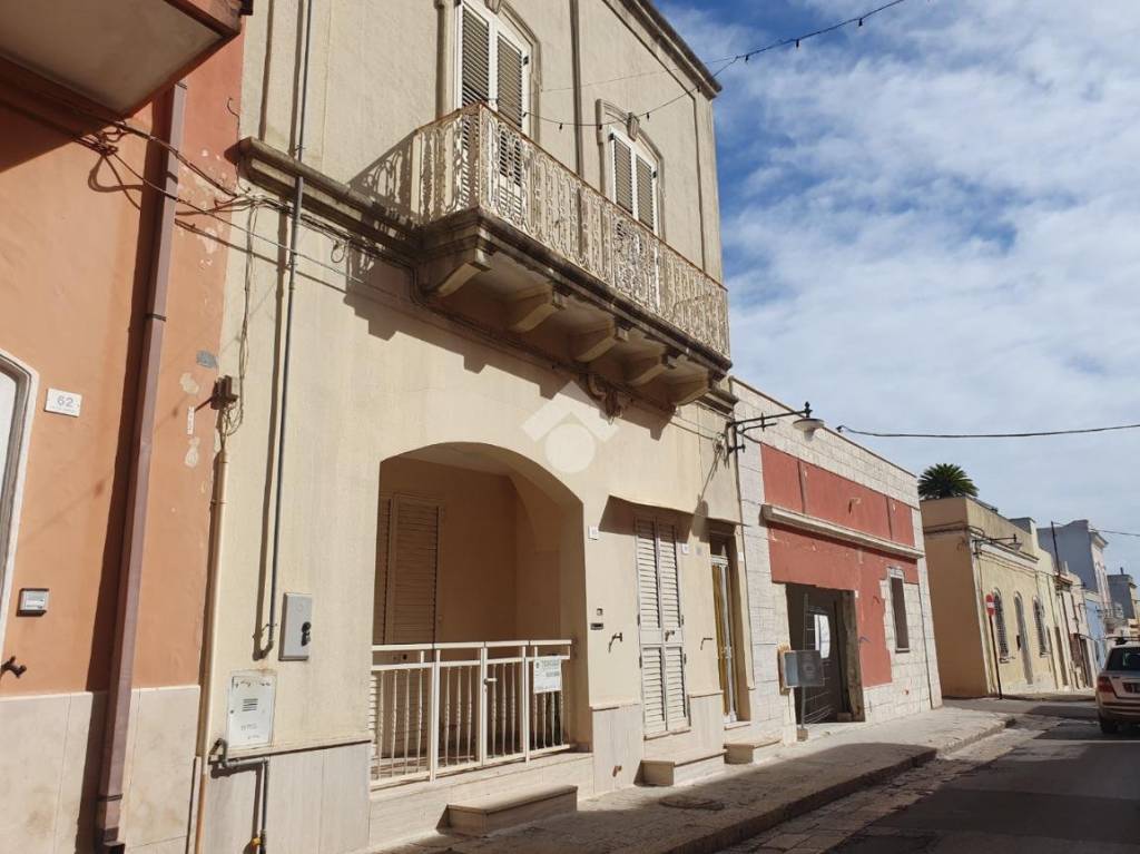 Casa Indipendente in vendita ad Alezio via Camillo Benso Conte di Cavour, 60