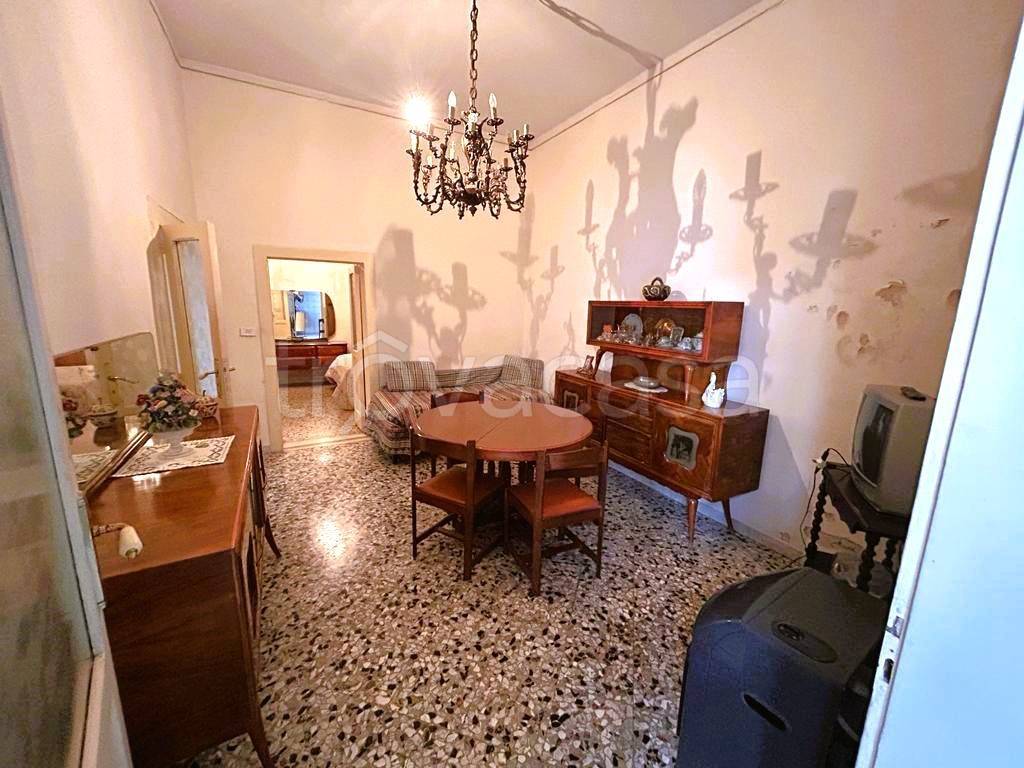 Appartamento in vendita a Bari via Francesco Crispi, 161