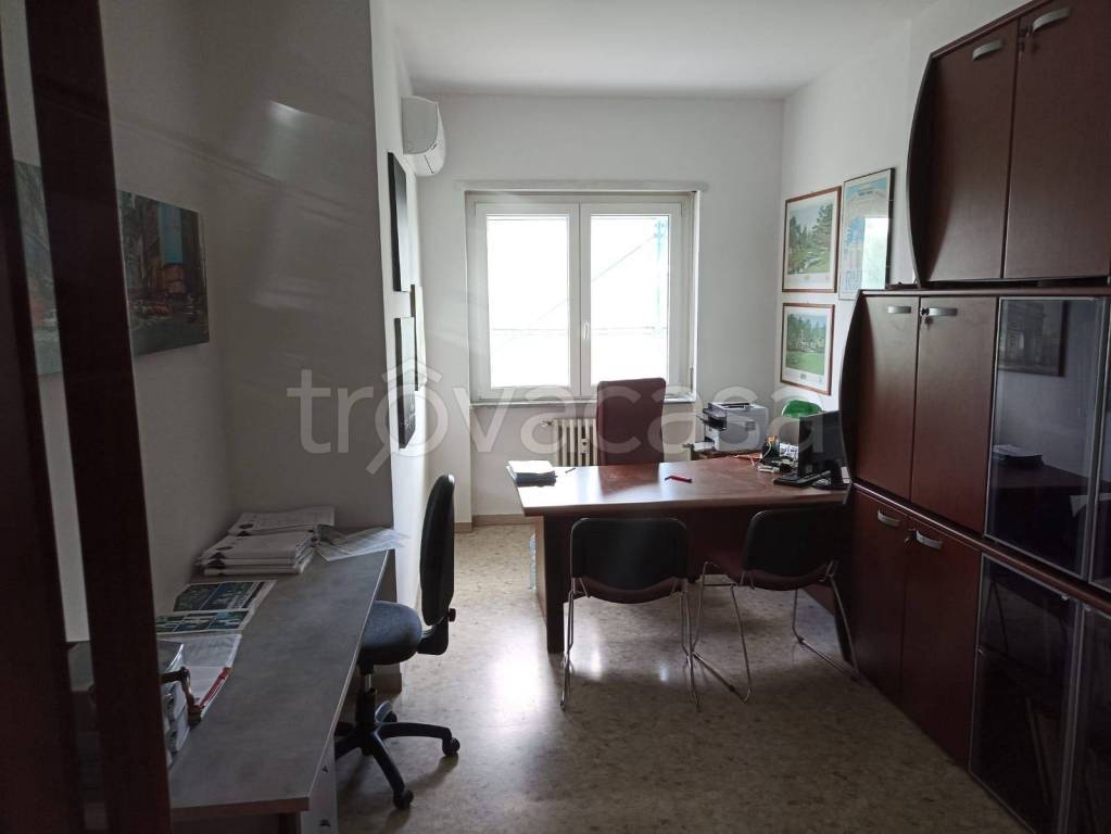 Ufficio in in affitto da privato a Pescara via Gran Sasso, 29