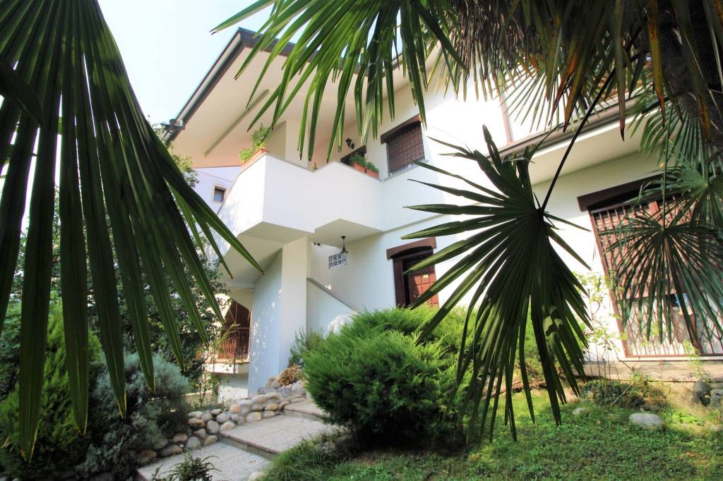 Villa Bifamiliare in vendita a Cornaredo via Alexander Fleming, 16