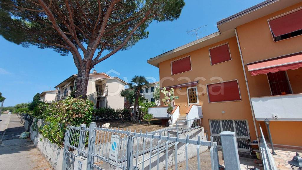 Villa a Schiera in in vendita da privato a Rosignano Marittimo via dei Salici, 29
