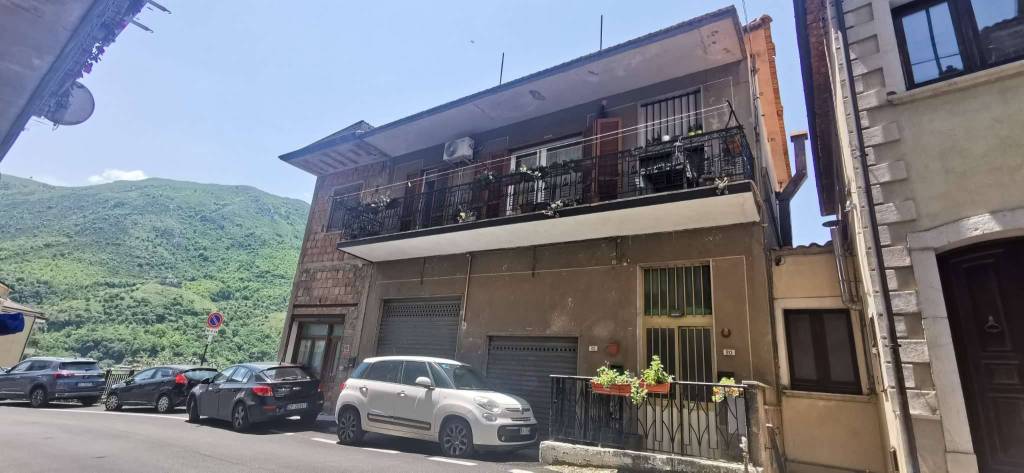 Casa Indipendente in vendita a Teggiano strada San Matteo