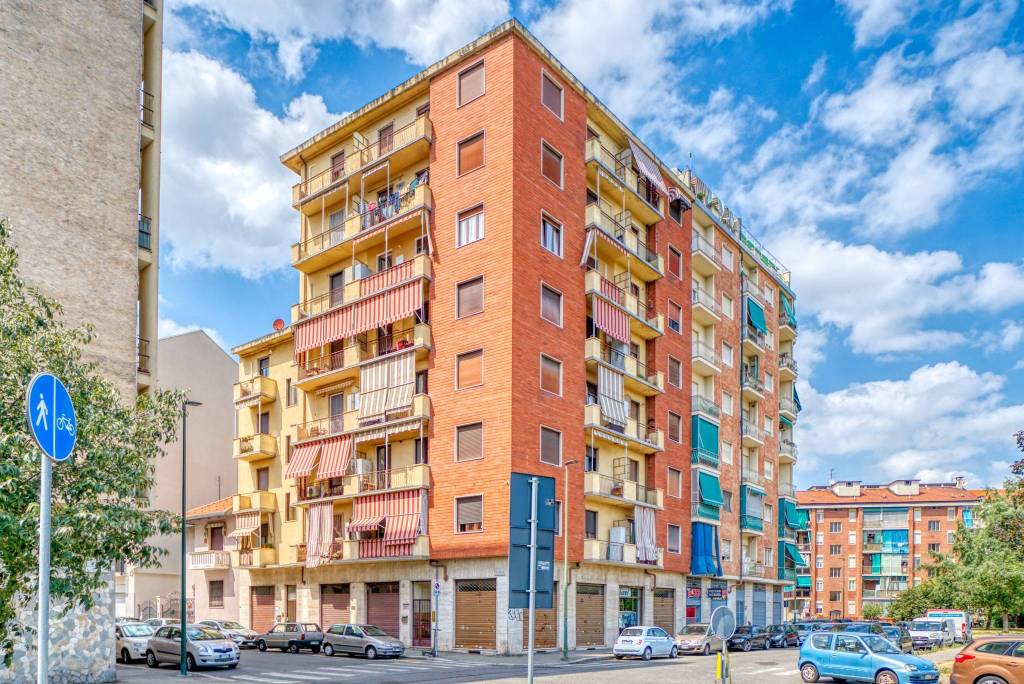 Appartamento in vendita a Torino via Brandizzo, 97