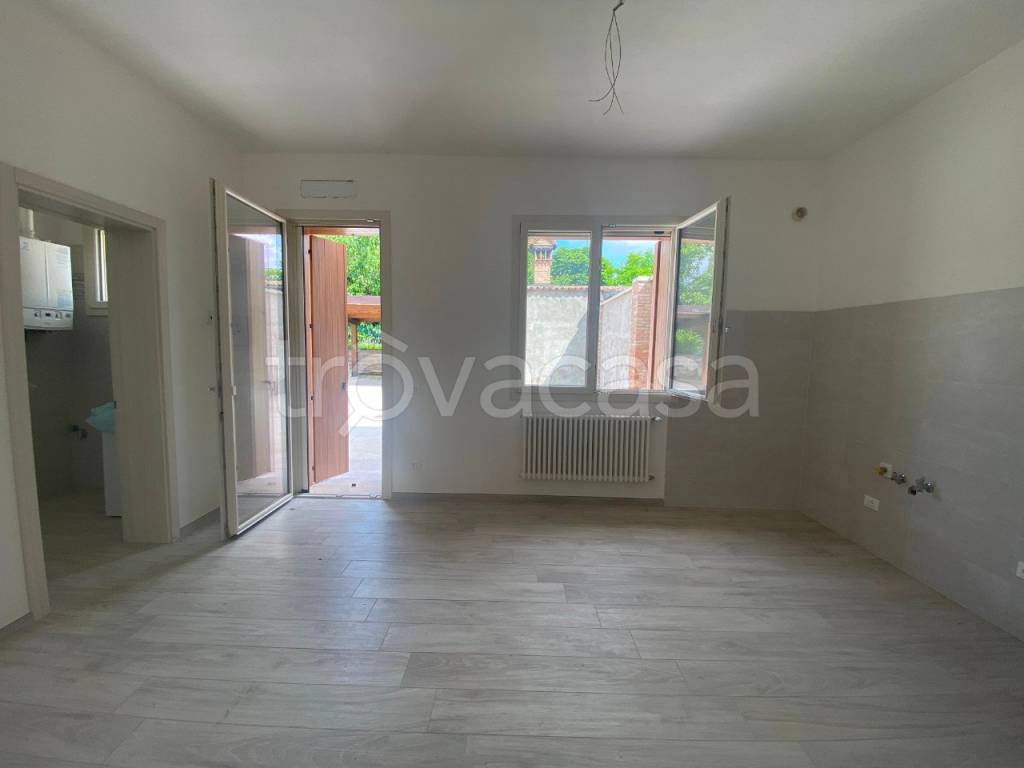 Appartamento in vendita a Riva del Po via b. Santini