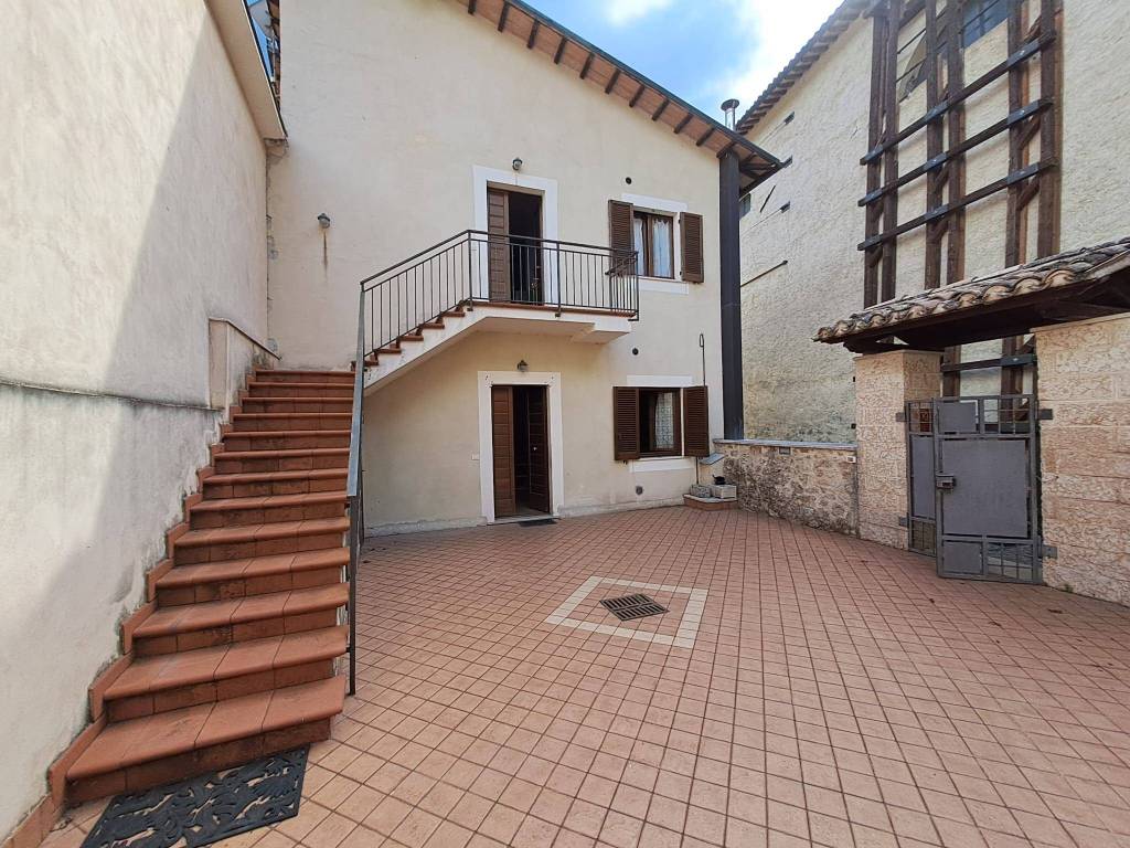 Appartamento in vendita a Cerreto di Spoleto località Bagni Triponzo