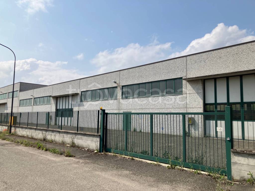 Capannone Industriale in vendita a Pianello Val Tidone via 1Â° maggio 16/22 snc