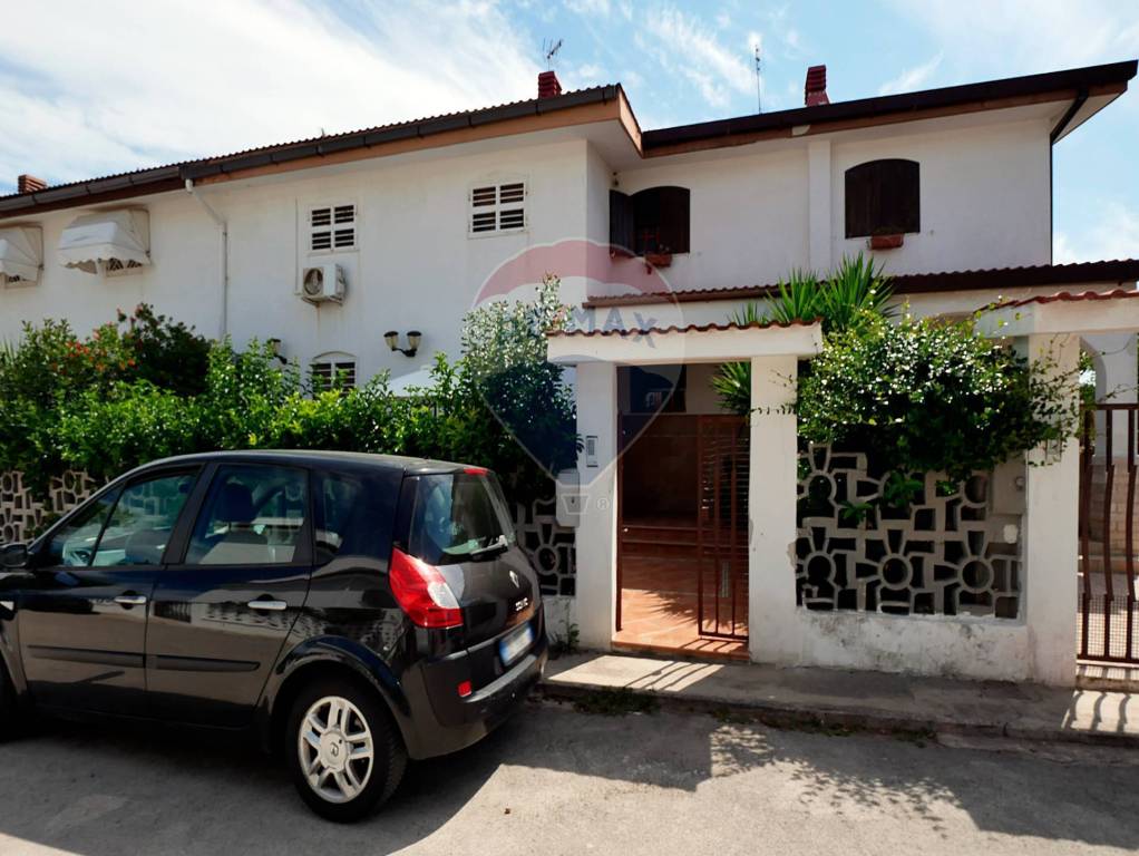Villa a Schiera in vendita a Giovinazzo strada Statale 16 km 788,20, snc