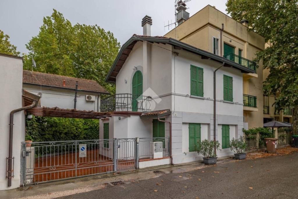Villa in vendita a Cervia viale Marconi, 11