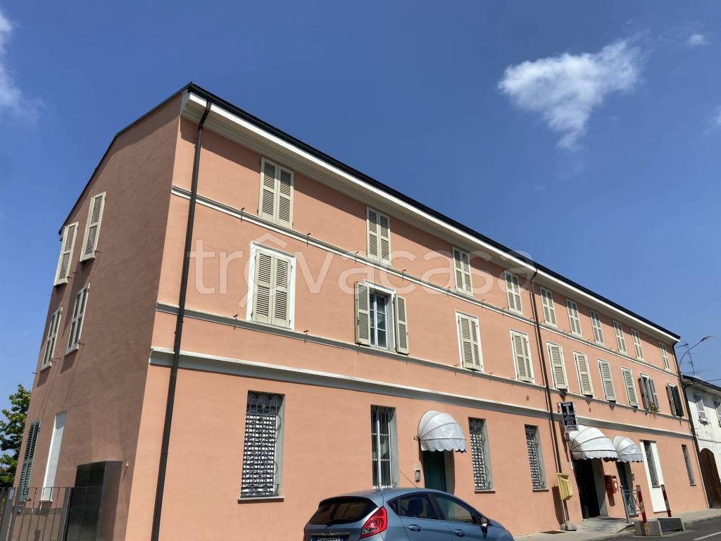 Appartamento in vendita a Castelvetro Piacentino via a. Bernini, 42