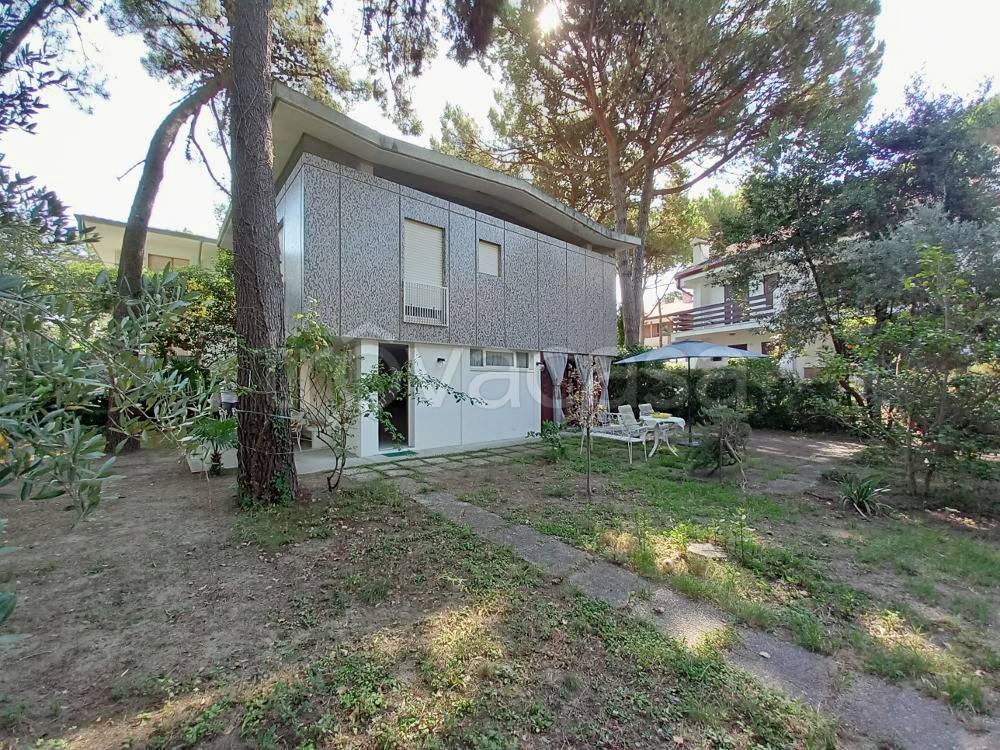 Villa in vendita a Lignano Sabbiadoro via Arco del Maestrale, 16
