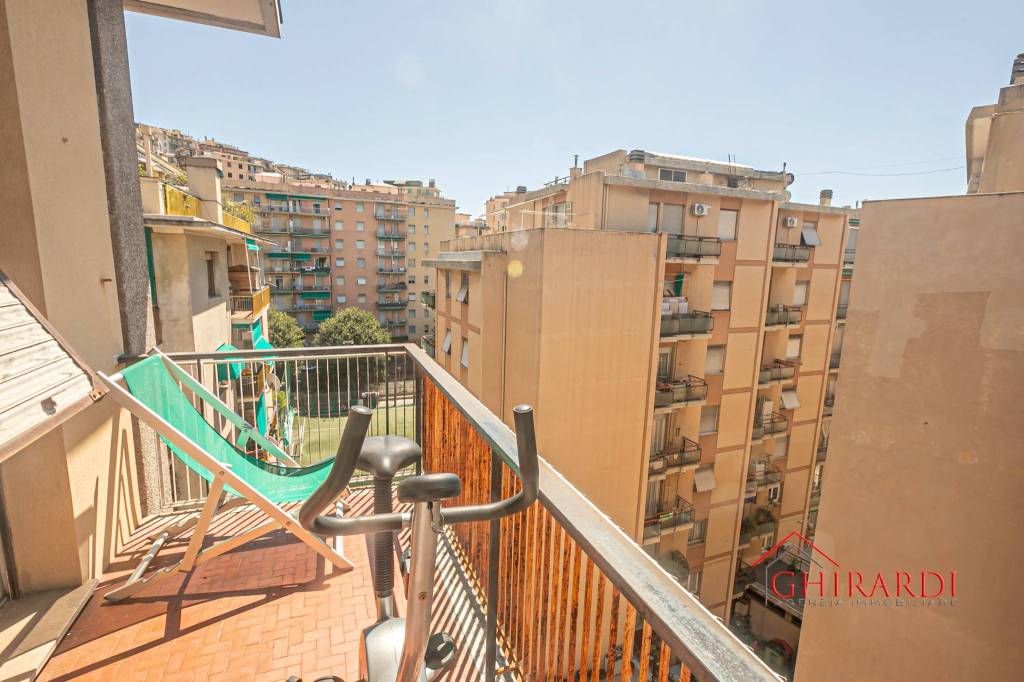 Appartamento in vendita a Genova via Borzoli, 10