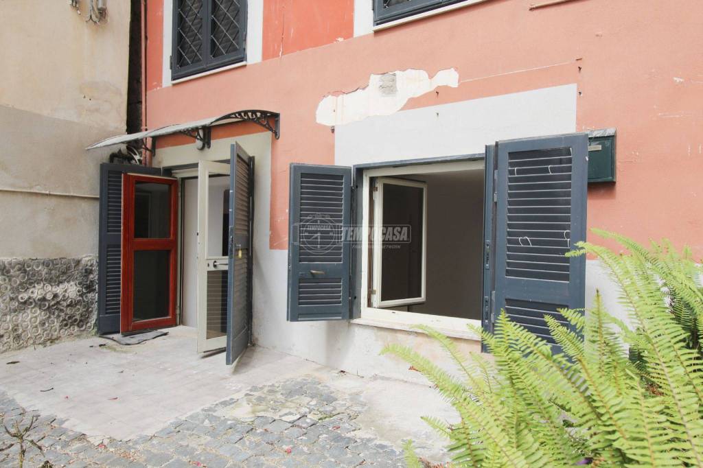 Appartamento in affitto a Napoli via Parco Carelli