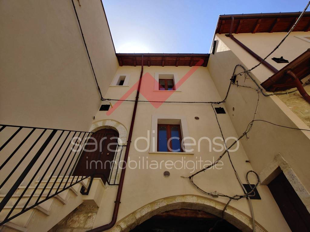 Appartamento in vendita a Goriano Sicoli via della Corte