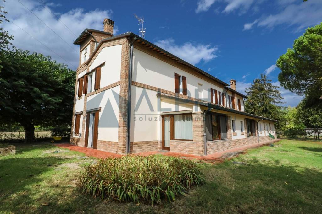 Villa in vendita a Forlì via Cassirano, 52