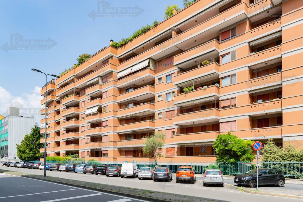 Appartamento in vendita a Milano via Carnia, 20