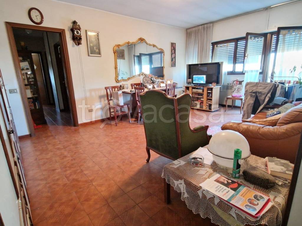 Appartamento in vendita a Cesano Boscone via dei Pioppi, 2