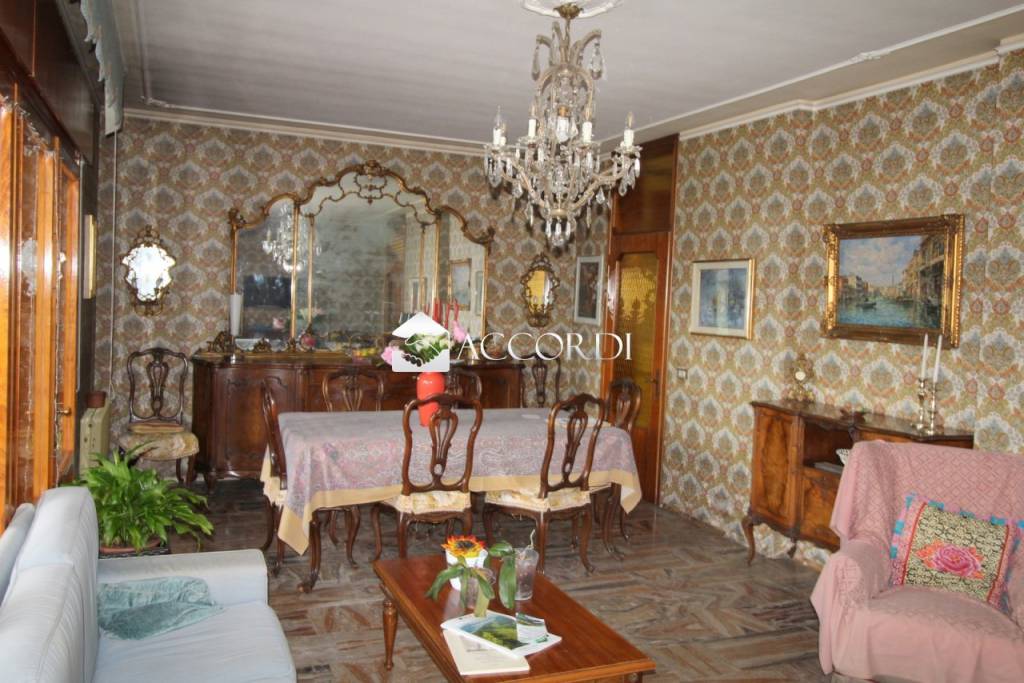Villa in vendita a Farra di Soligo via Aldo Moro