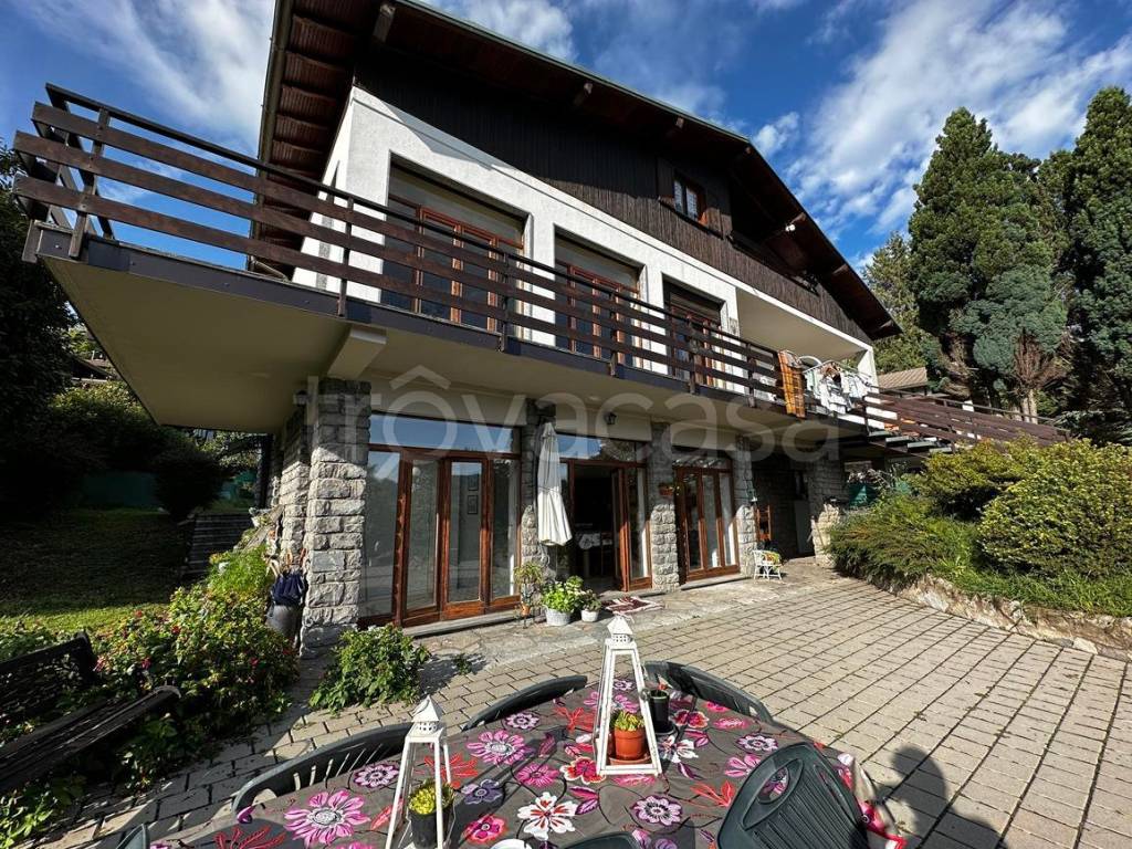 Villa in vendita a Centro Valle Intelvi via Tenente Rigamonti