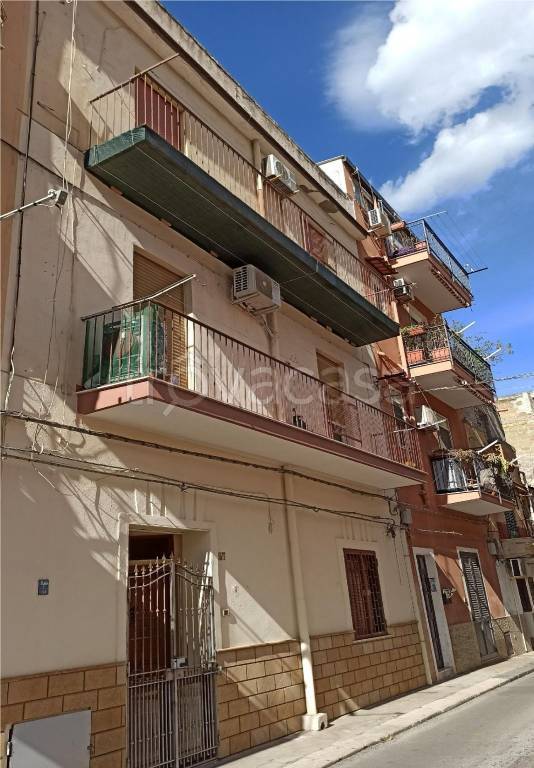 Appartamento in vendita a Palermo via Pozzo, 55
