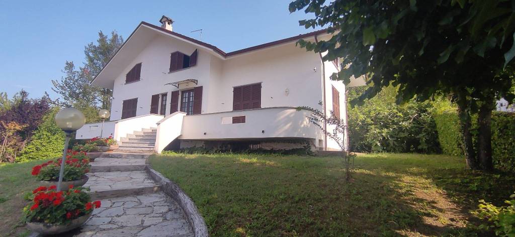 Villa Bifamiliare in vendita a Ovada via Torino, 33
