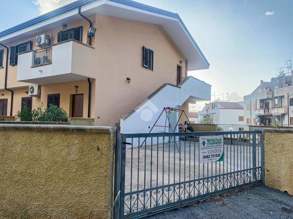 Appartamento in vendita a Longobardi localita' santa maria