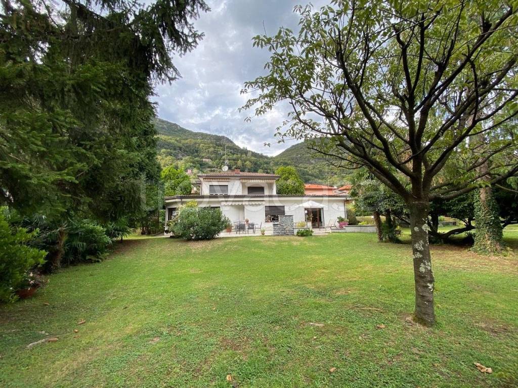 Villa Bifamiliare in vendita a Porlezza vicolo Canonica, 5