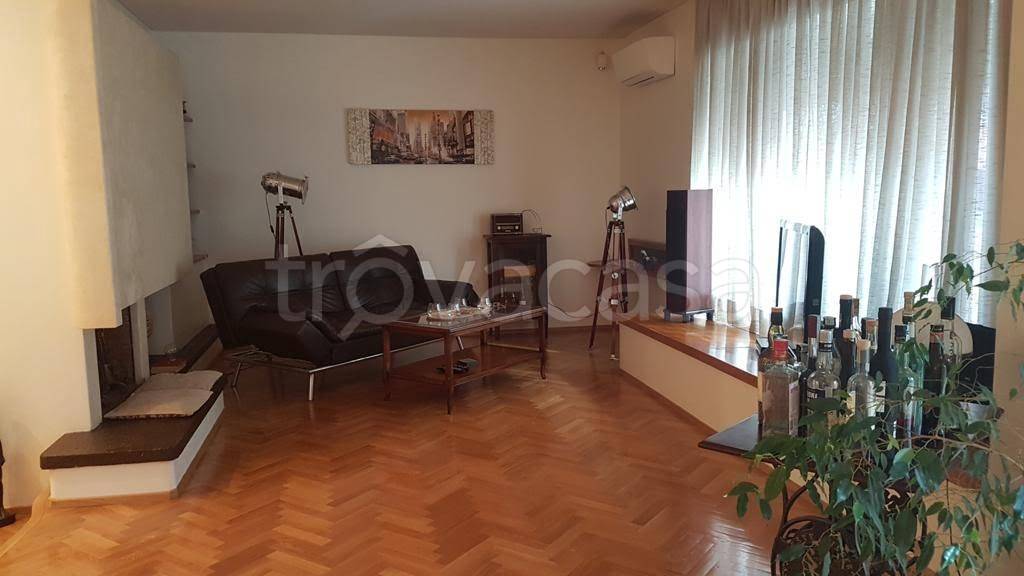 Appartamento in vendita a Roma via Francesco Ferrara