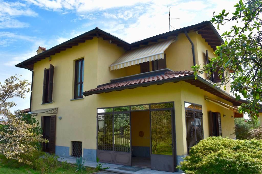 Villa in vendita a Gazzada Schianno vicolo Amabile, 19
