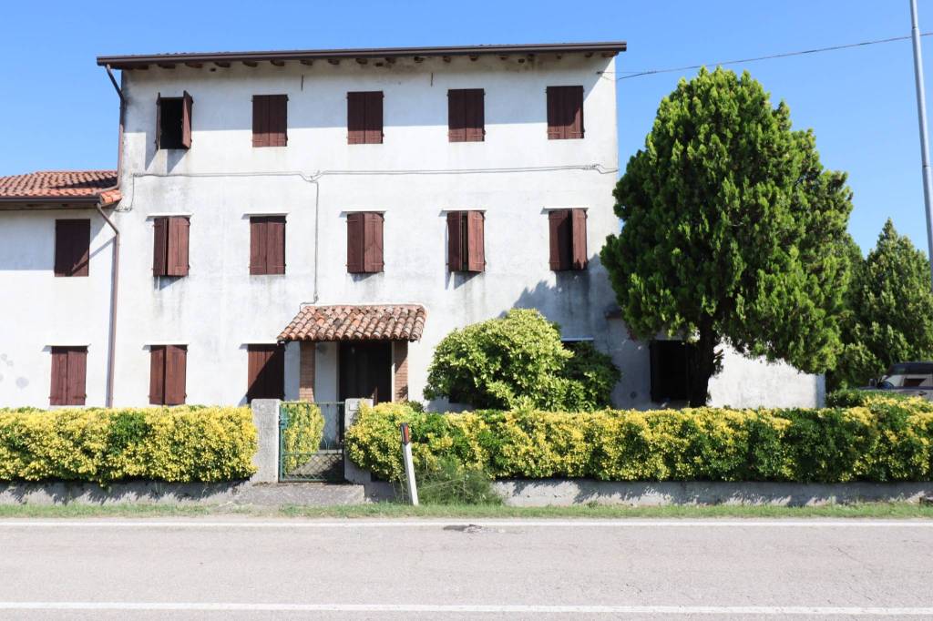 Villa in vendita a Sesto al Reghena località Mure, 3