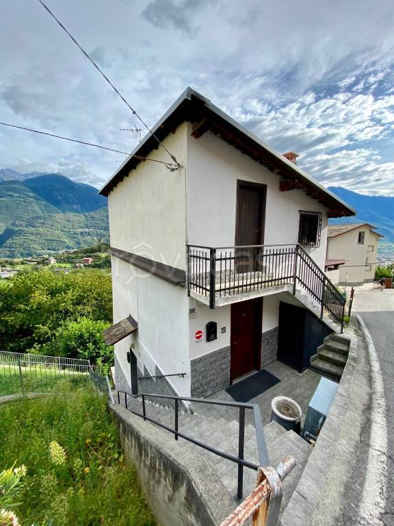 Appartamento in vendita a Montagna in Valtellina via Valena, 177/a