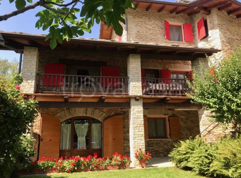 Casale in vendita a Roccabruna borgata Grangetta