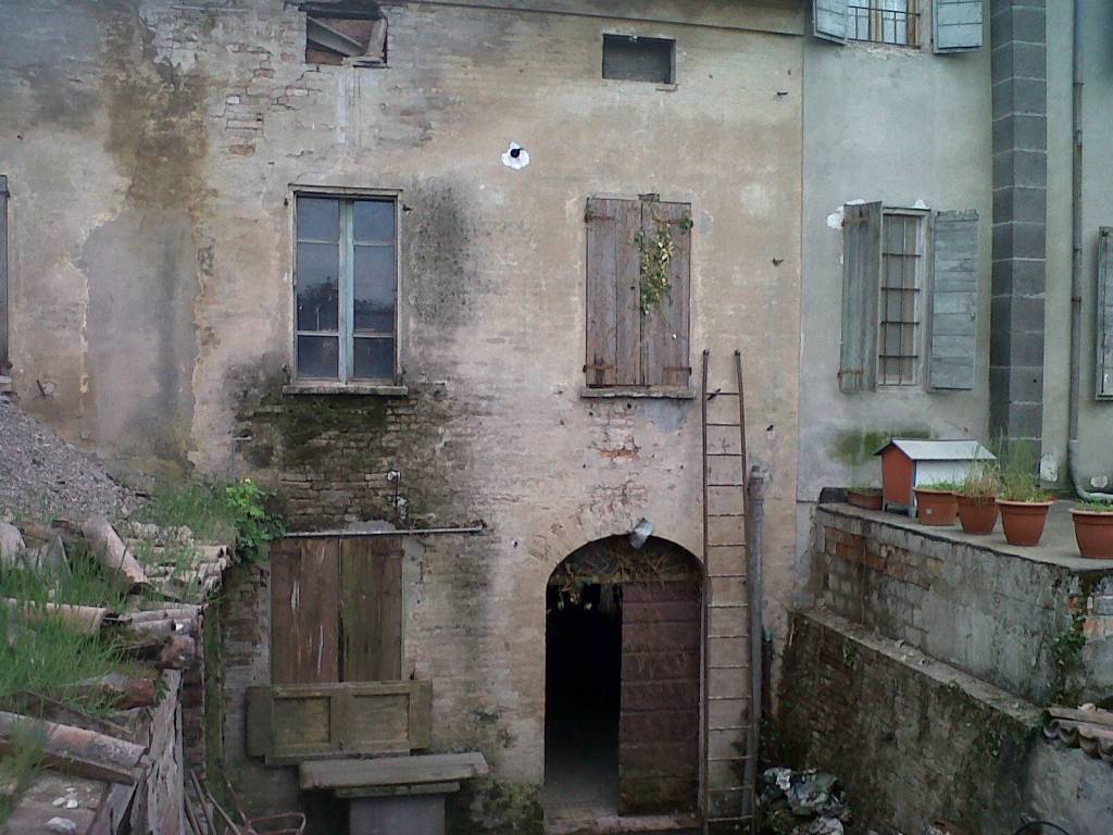 Casa Indipendente in vendita a Gualtieri piazza Bentivoglio, 70