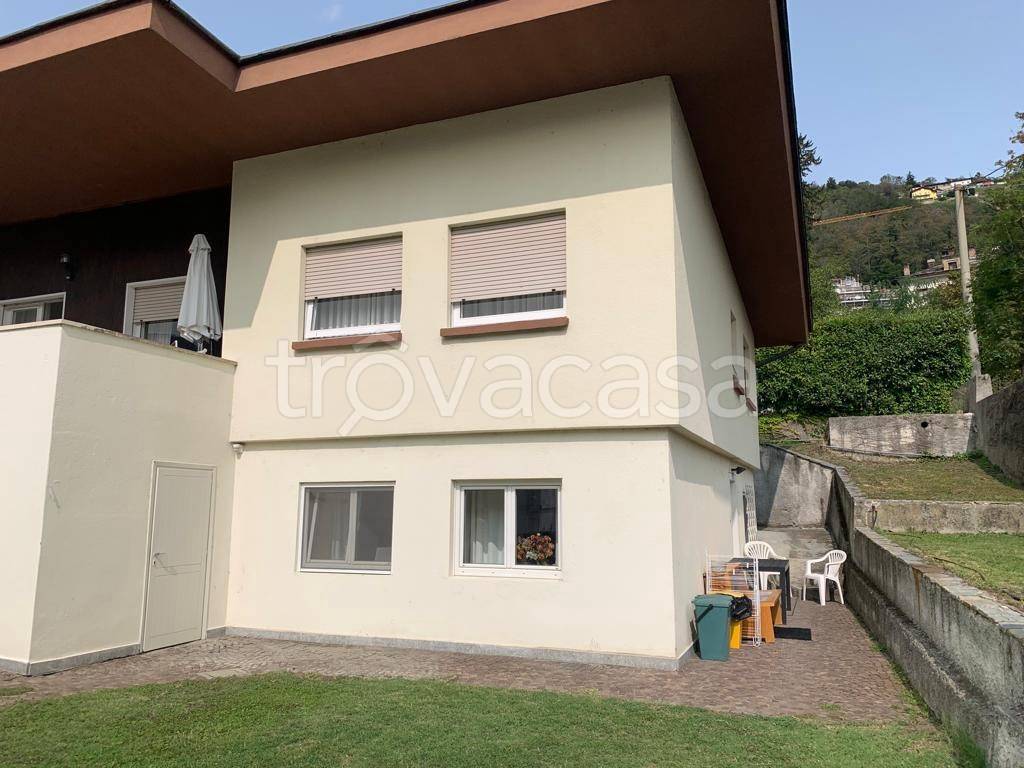 Appartamento in affitto ad Aosta via Edelweiss, 21