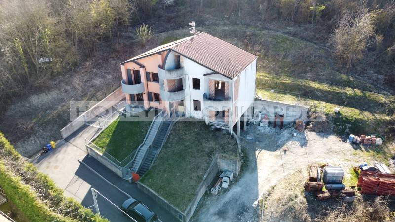 Villa in vendita a Salsomaggiore Terme via Trieste