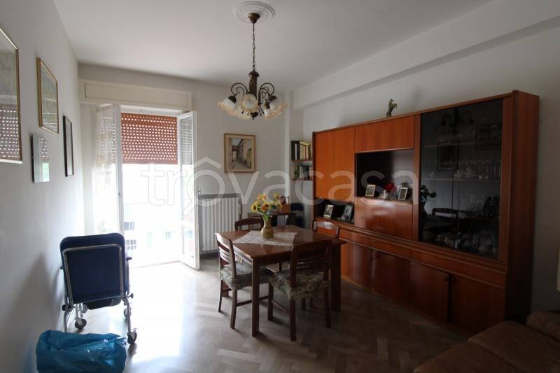 Appartamento in vendita a Jesi via Gioacchino Rossini, 35