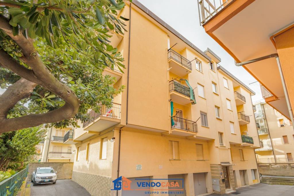 Appartamento in vendita a Spotorno piazza Serrati, 2