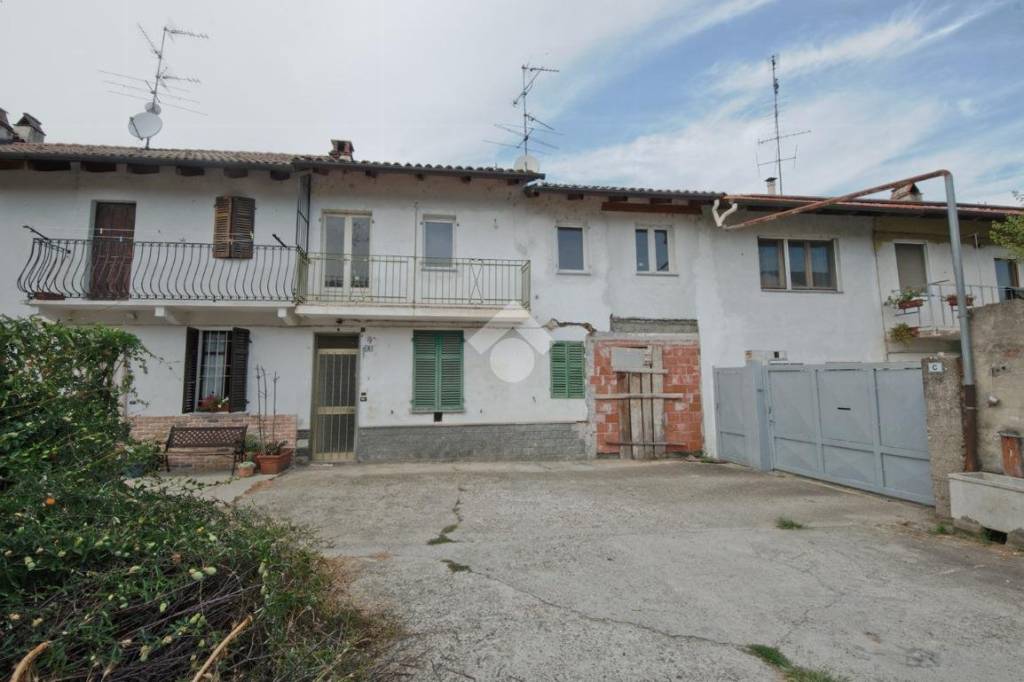 Casa Indipendente in vendita a Caresana corso Roma, 63