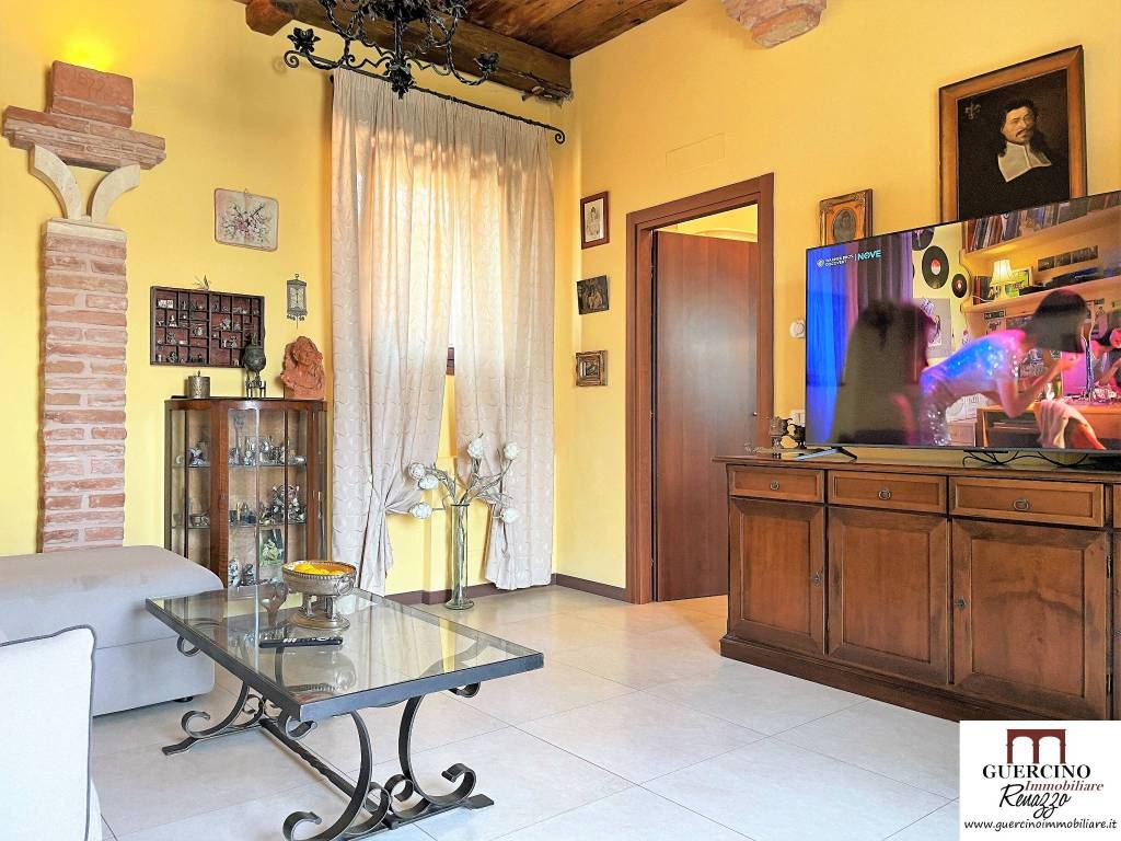 Casa Indipendente in vendita a Cento via Piave, 49