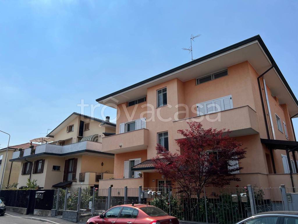 Appartamento in in vendita da privato a Pieve Emanuele via Venezia, 18