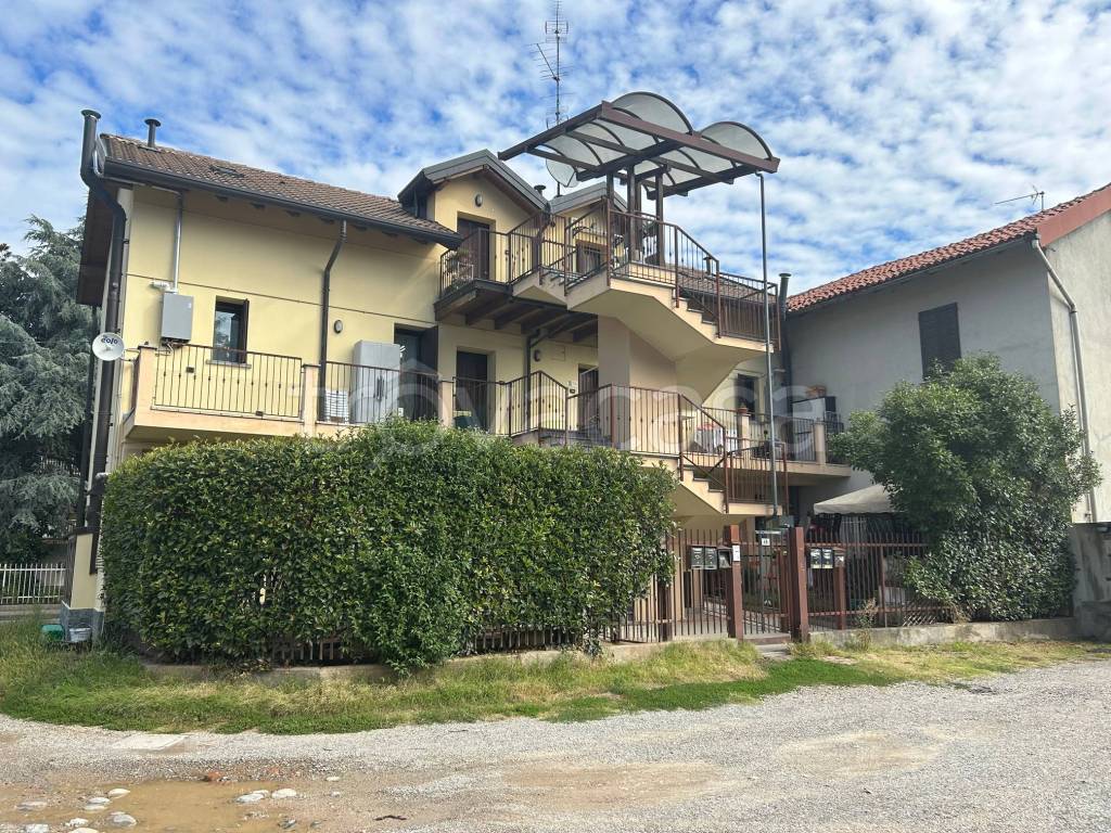 Appartamento in vendita a Usmate Velate via Gaetano Donizetti