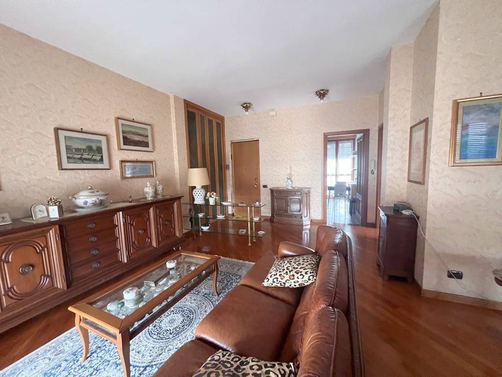 Appartamento in vendita ad Asti via Lorenzo Bezzi, 10